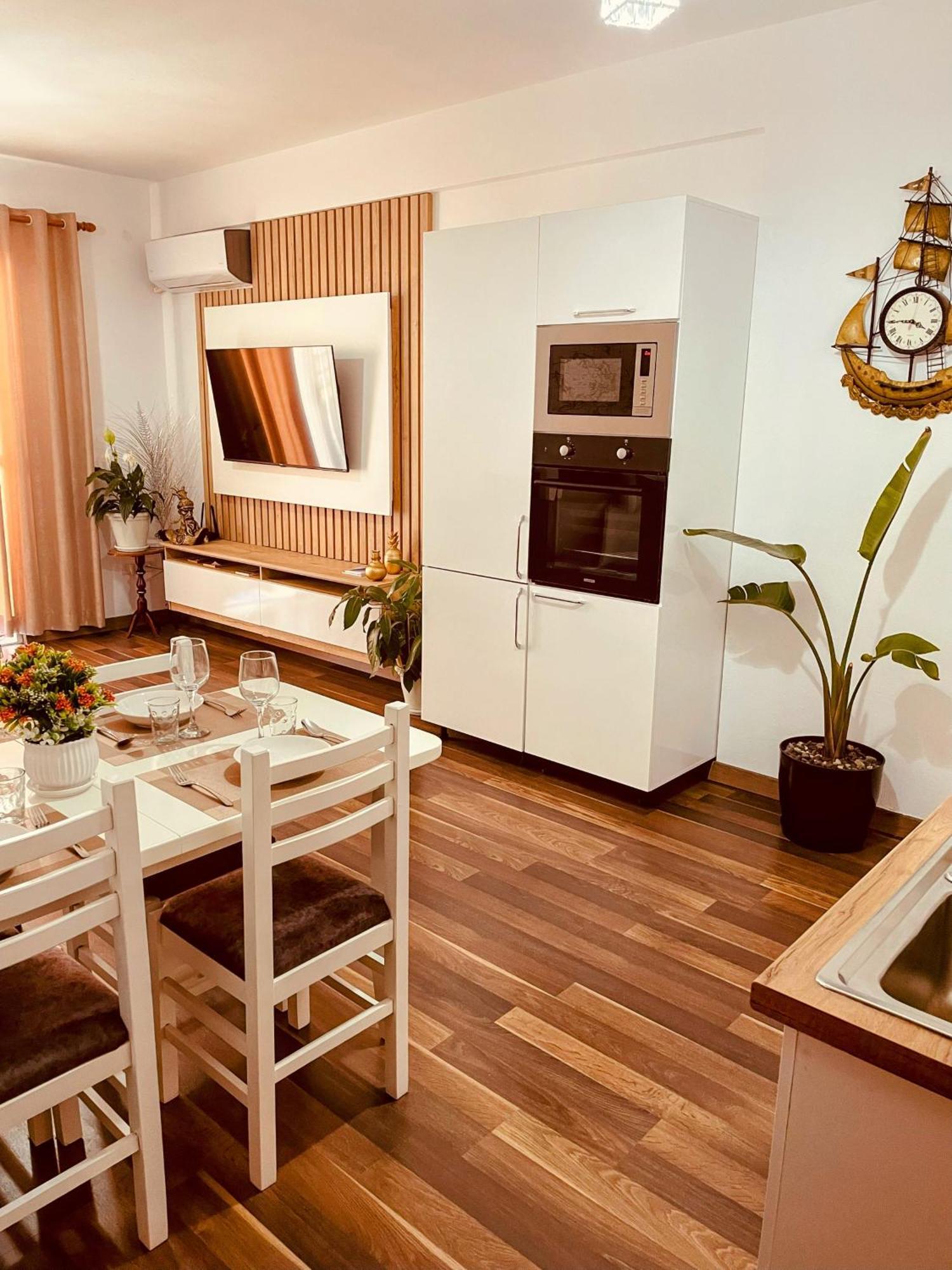 Laurent's Apartment Durrës